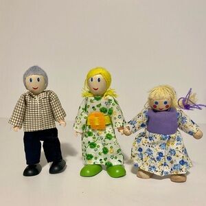 Melissa & Doug Dollhouse Dolls Wooden Family Set Bendable Miniatures